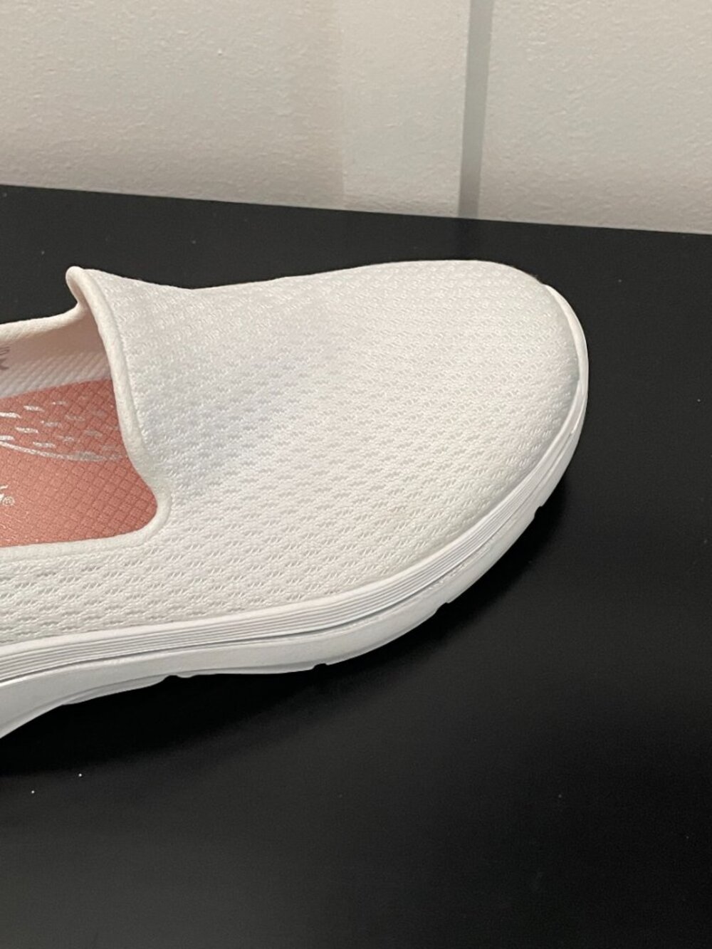 Skechers GO Walk Arch Fit 2.0 Saida Shoes Womens Size 6 White Slip On Sneakers - Picture 13 of 13